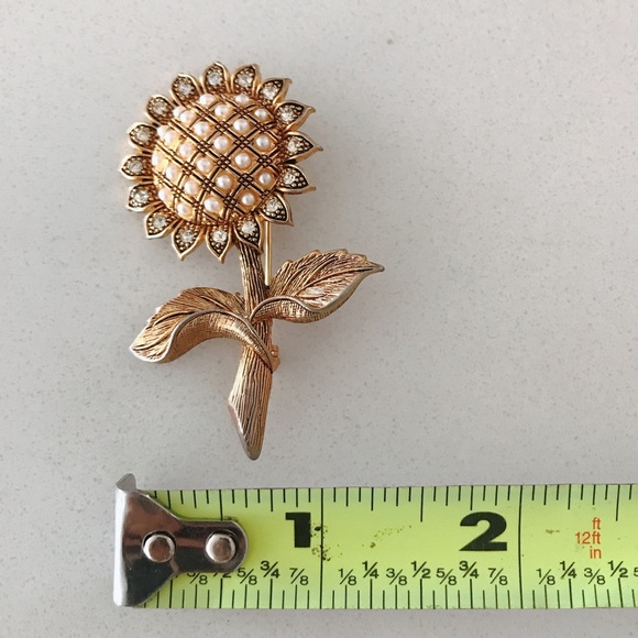 Vintage pearly sunflower brooch - Picture 2 of 5